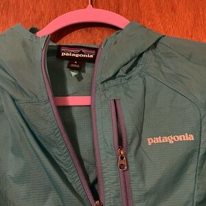 Patagonia Houdini jacket teal color size small.